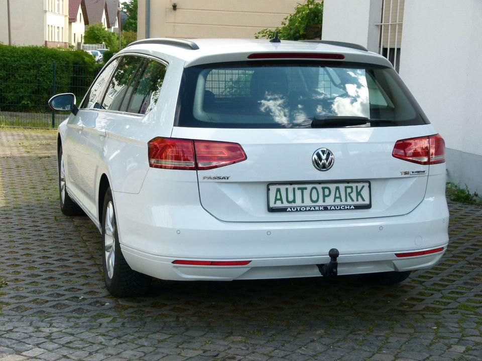 Volkswagen Passat Variant TSI 1.Hand LED TÜV 2027 +GARANTIE in Taucha