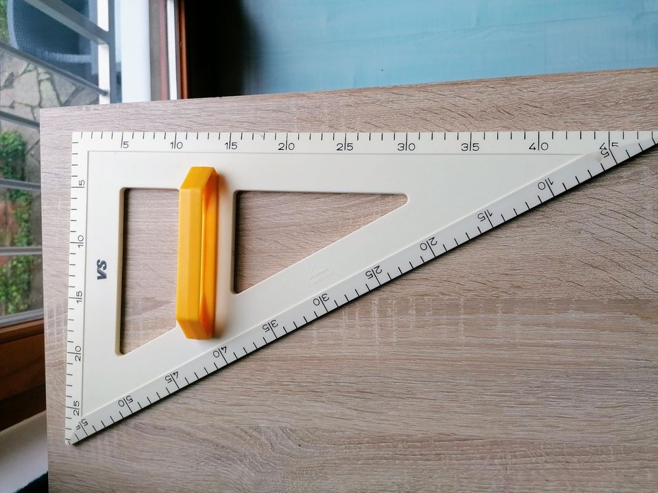 Lineal für die Tafel aus Schule, VS, Schultafellineal in Faulbach