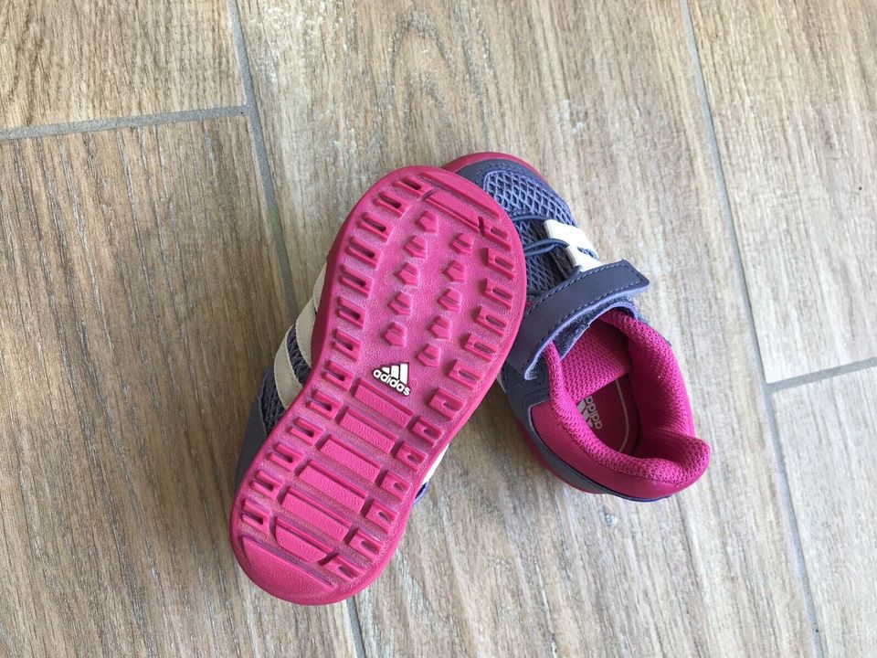 Lila Pinke Adidas Sneaker 20 in Mühldorf a.Inn