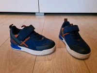 Sneaker für Kinder Größe 25 mit leuchtender Ferse Nordrhein-Westfalen - Olsberg Vorschau
