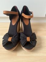 Tommy Hilfiger Keilabsatz Wedges schwarz Gr 39 Brandenburg - Kleinmachnow Vorschau