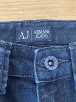 Dunkelblaue Armani Jeans, straight, Gr 29 Kr. München - Putzbrunn Vorschau