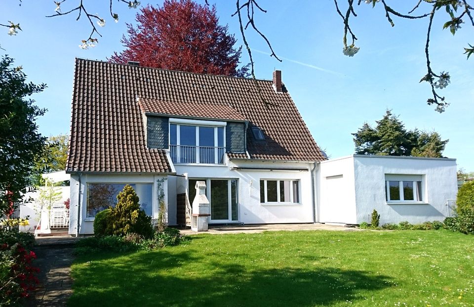 Top ca. 240 qm DHH Haus, 2 ha Hof + u.a. ca. 650 qm Halle! in Bad Sassendorf