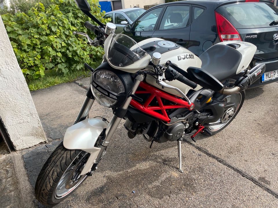 Ducati Monster 1100 in Neumarkt-Sankt Veit
