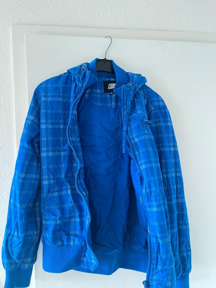 schöne Herren Jacke von FSBN in Grösse XS (Blau) in Nufringen