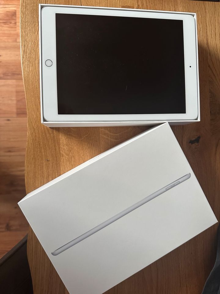 iPad 6th Generation 32 GB Wi-Fi in Landau in der Pfalz