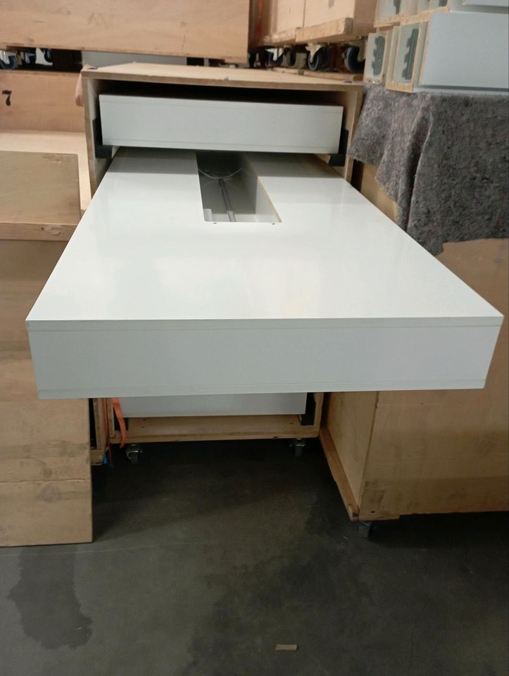 Tisch Hochglanz weiß 220 cm x 80 cm als Hoch oder Sitztisch in Friedrichsdorf