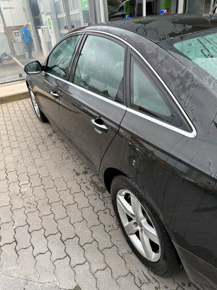 Audi A6 3.0 tdi 3 Hand Scheckheftgepflegt in Soest