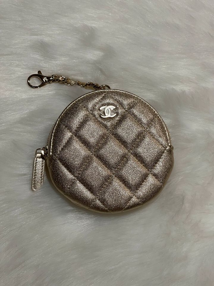 Chanel Round Geldbörse Cardholder NEU gold limitiert in Bielefeld