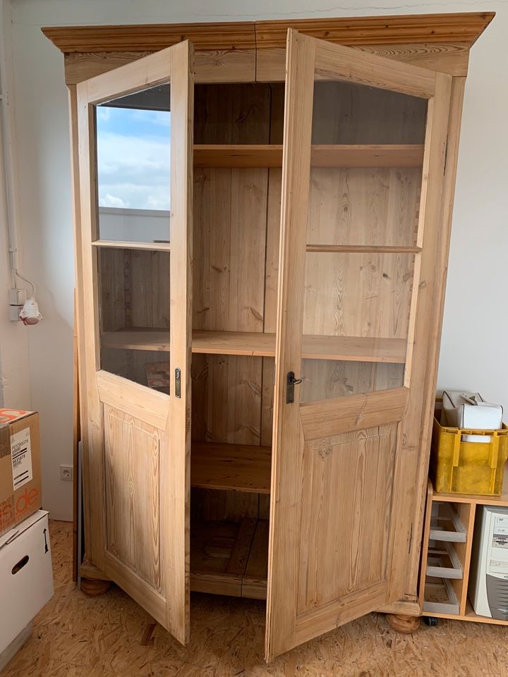 Antiker Wäscheschrank / Küchenschrank / Esszimmerschrank in Velbert