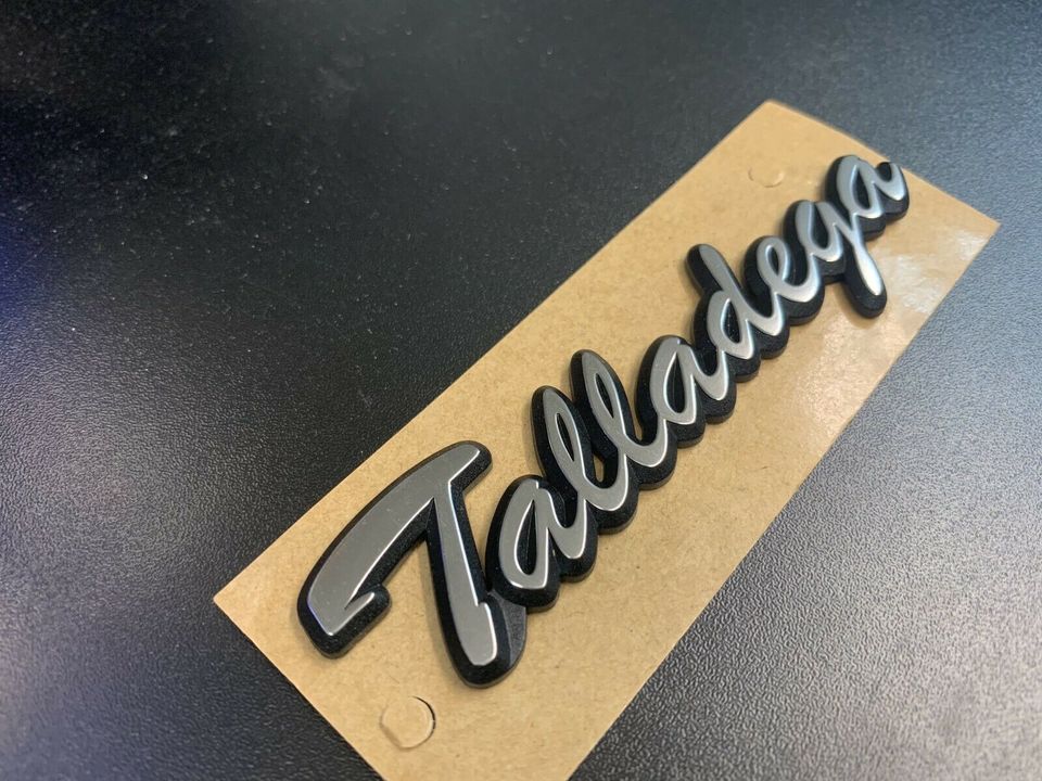 Saab 900 9000 Talladega Emblem NEU NOS in Lemgo