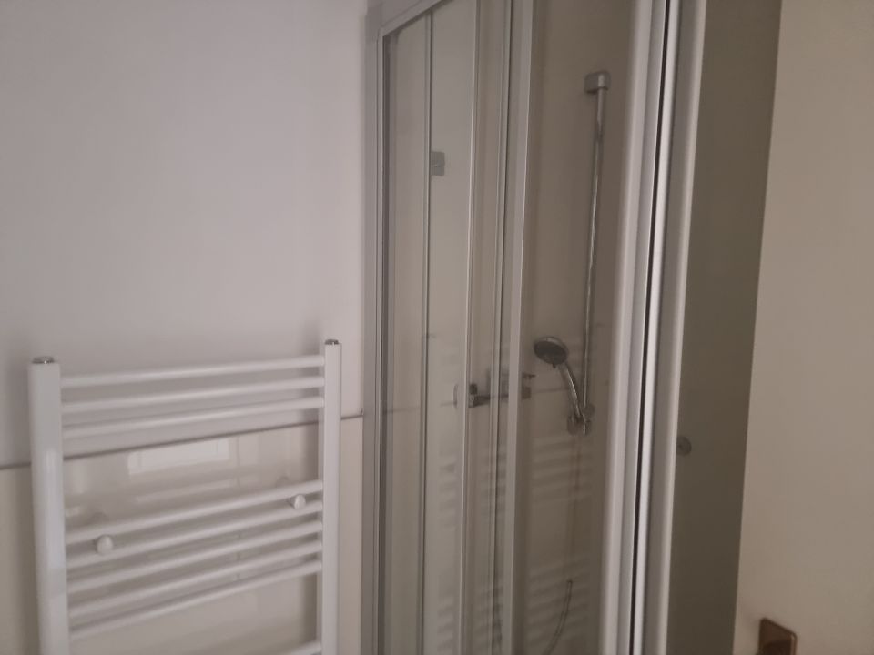 Knuffige 1 1/2 Zimmer Erdgeschoßwohnung mit Balkon und moderner Einbauküche in Bad Pyrmont