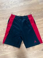 Jordan Short M schwarz rot Düsseldorf - Düsseltal Vorschau