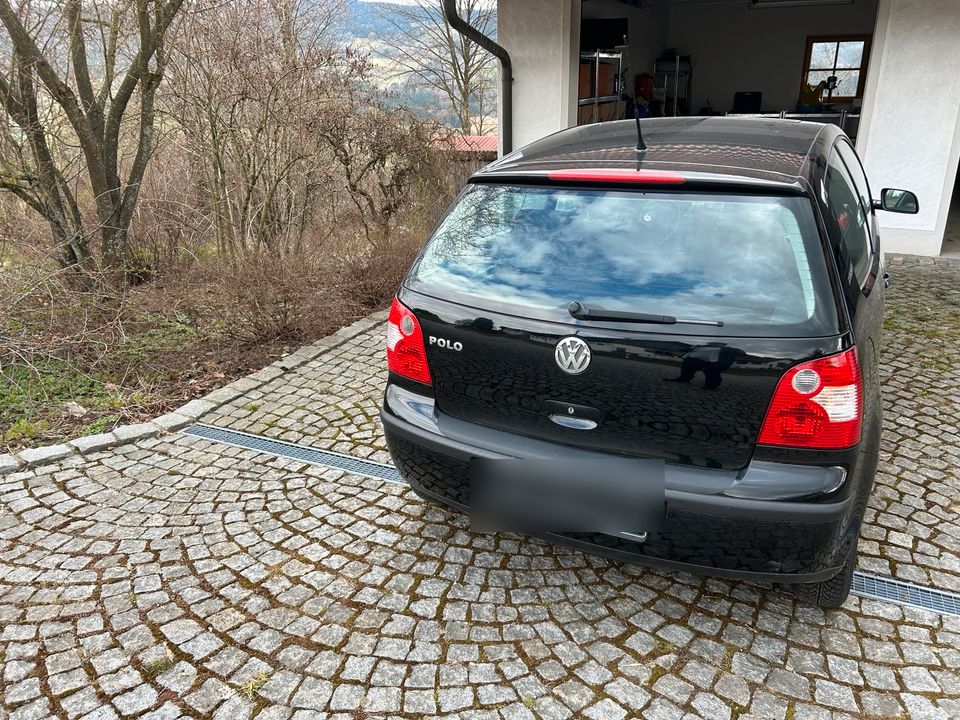 Volkswagen Polo 9n 2003 1.2 40kw (55PS) Schwarz HU 06/24 Defekt in Konzell