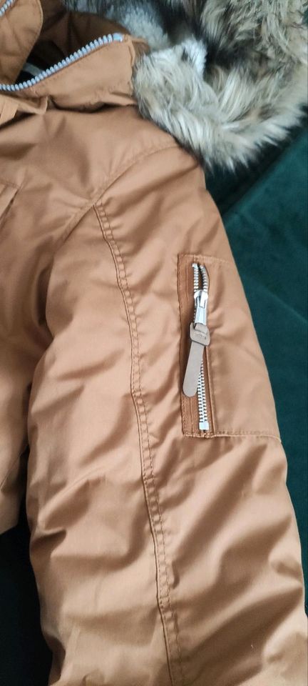 Winterjacke für Kinder der Marke H&M in Berlin