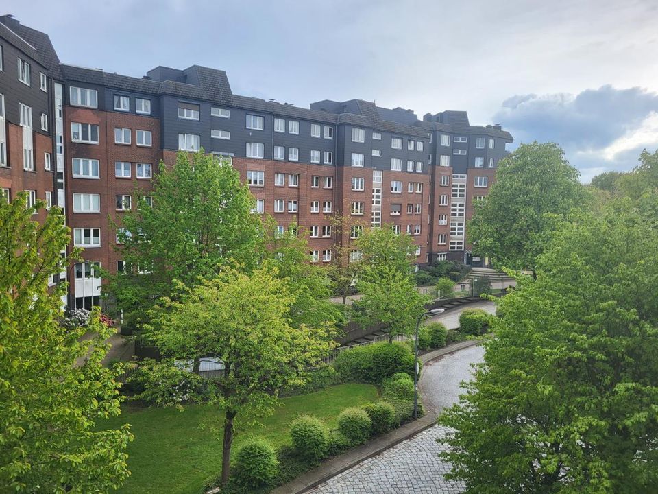 Gut vermietete 1 ½-Zimmer-ETW mit sonnigem Balkon und TG-Stellplatz in Hamburg