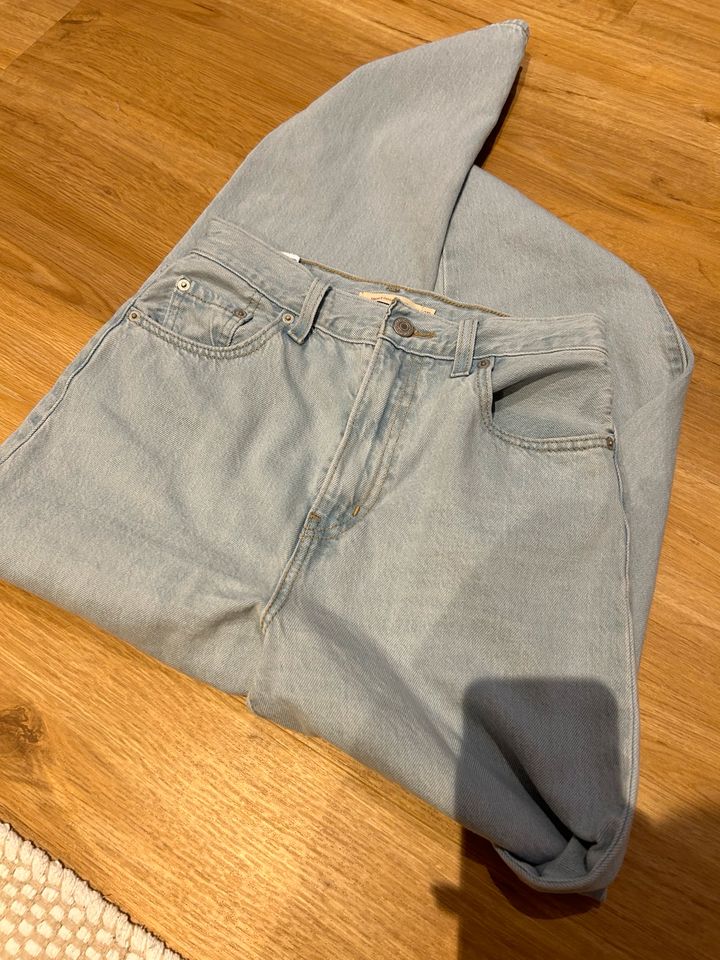 Levis Jeans mom fit in Geist