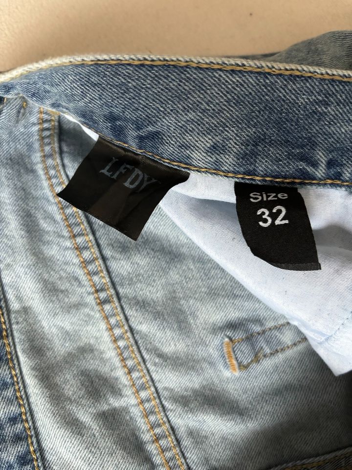 Live fast die young LFDY Jeans Blau 32 in Trier