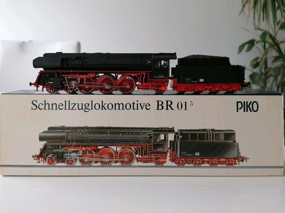 H0-PIKO BR 01 Kohle Schnellzuglokomotive in Erfurt