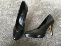 Aldo High Heels schwarz Gr. 39 wie neu Niedersachsen - Wolfsburg Vorschau