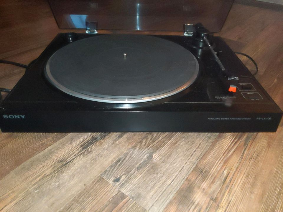 Sony Automatic Stereo Turntable System PS-LX 100 in Lenne