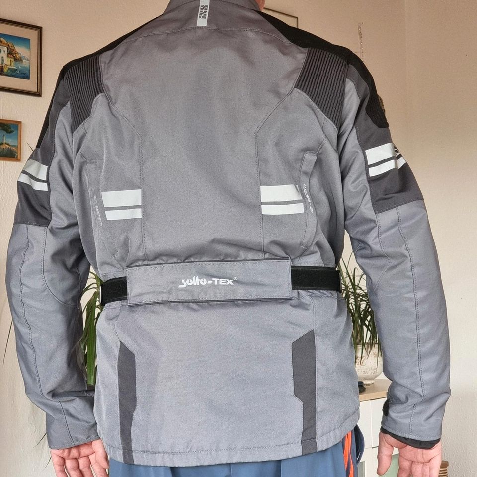 Motorradjacke mit Protectoren in Bad Säckingen