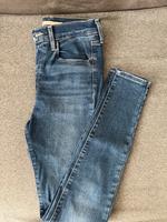 Levis Jeans mile High Super Skinny  blau Niedersachsen - Horneburg Vorschau