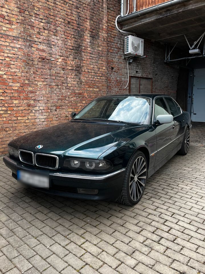 BMW 735i e38 in Oppershausen