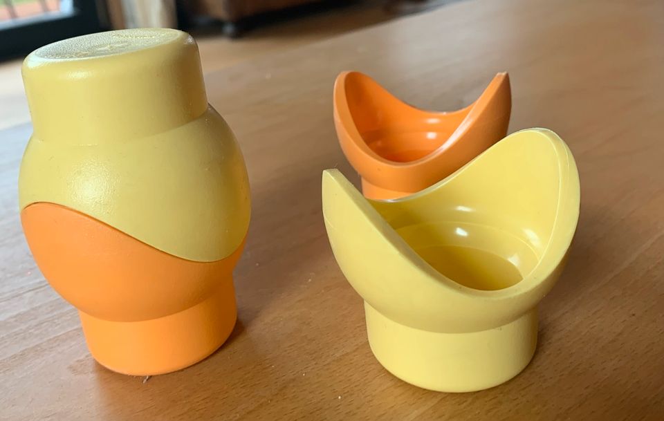 4 Eierbecher Junge Welle Tupperware orange -gelb in Ingelheim am Rhein