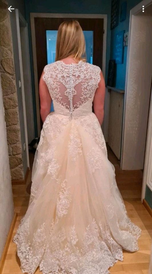 Brautkleid, Prinzessinnenkleid, Hochzeitskleid 40/42 in Neuötting