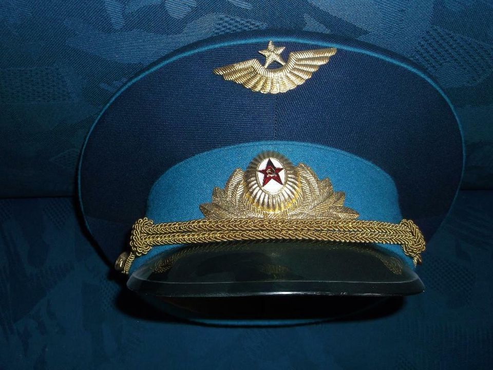 Orig . russische Offiziersmütze in blau in Krefeld