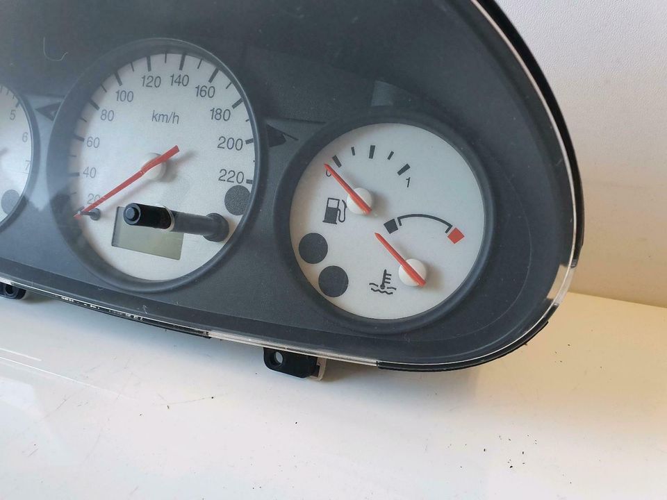 Ford  Fiesta Bj 2000 Kombiinstrument Tacho Tachometer Drehzahlmes in Niederkassel