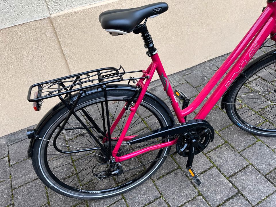 28“ Zoll Fahrrad 24-Gang, Nabendynamo, Vollfederung, Standlicht H in Singen