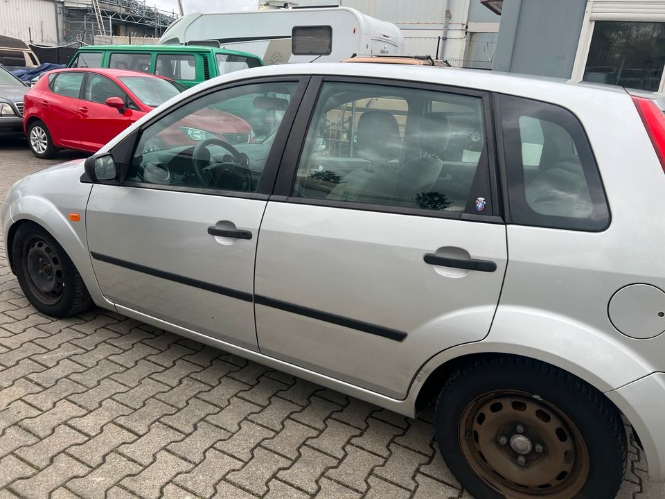 Schlachtfest Ford Fiesta V JD3 Ersatzteile Teile Autoteile in Köln Vogelsang