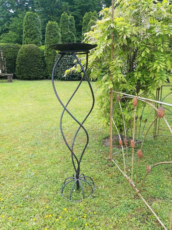 Gartensäule Gartendekoration Pflanzenhochschale Deko in Winnenden