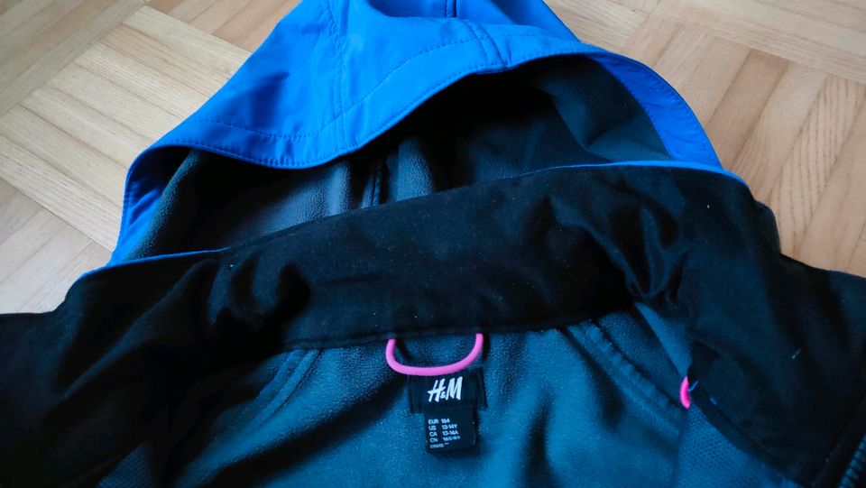 Softshelljacke Mädchen blau Größe 164 H&M in Wathlingen