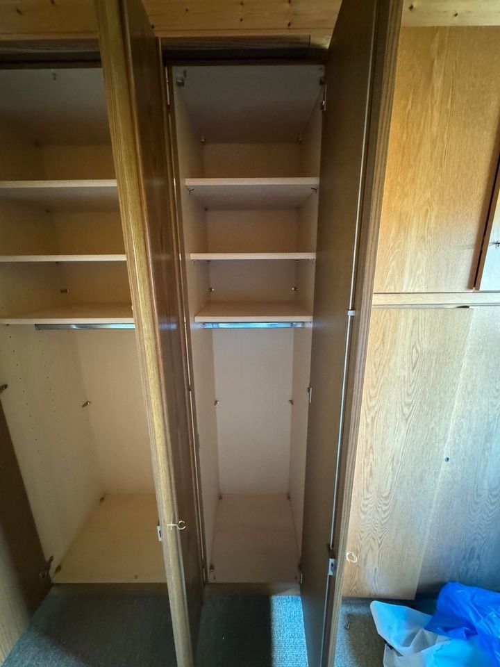 Schlafzimmerschrank 230x130c, Kleiderschrank TOP ZUSTAND in Hameln