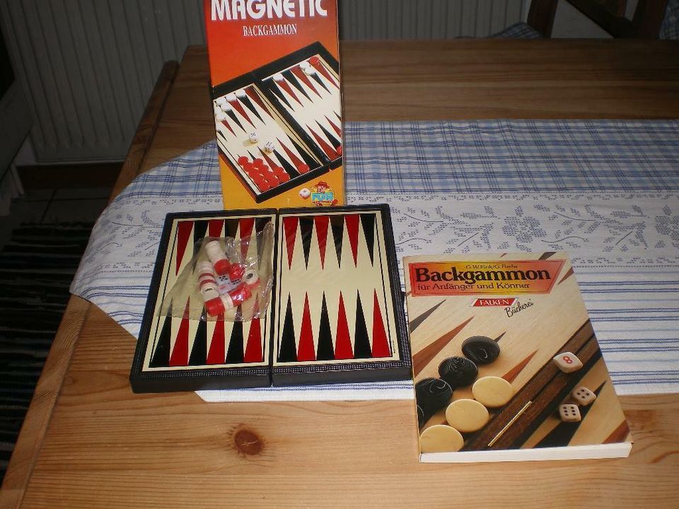 Backgammon- Magnetic- und Buch-Gesellschaftsspiel in Vogelsdorf