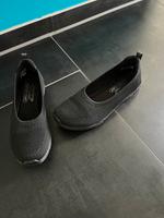 Skechers Ballerina schwarz Größe 36 entspricht eher 37 Niedersachsen - Uetze Vorschau