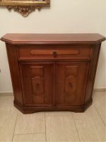 Anrichte Dielenschrank Sideboard Nussbaum Landhausstil Frankfurt am Main - Nordend Vorschau