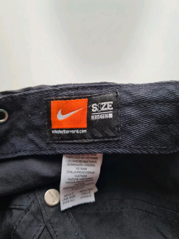 Nike Cap schwarz in Emsdetten