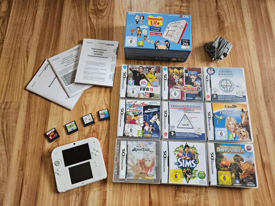 Nintendo 2 DS rot-weiß, Ladekabel, Verpackung, mit 13 Spiele in Kloster Lehnin