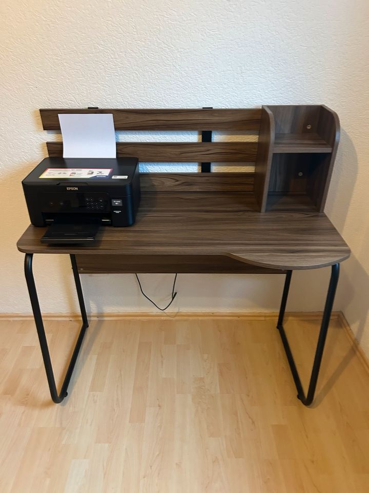 Moderner Kleiner Schreibtisch! in Wetzlar