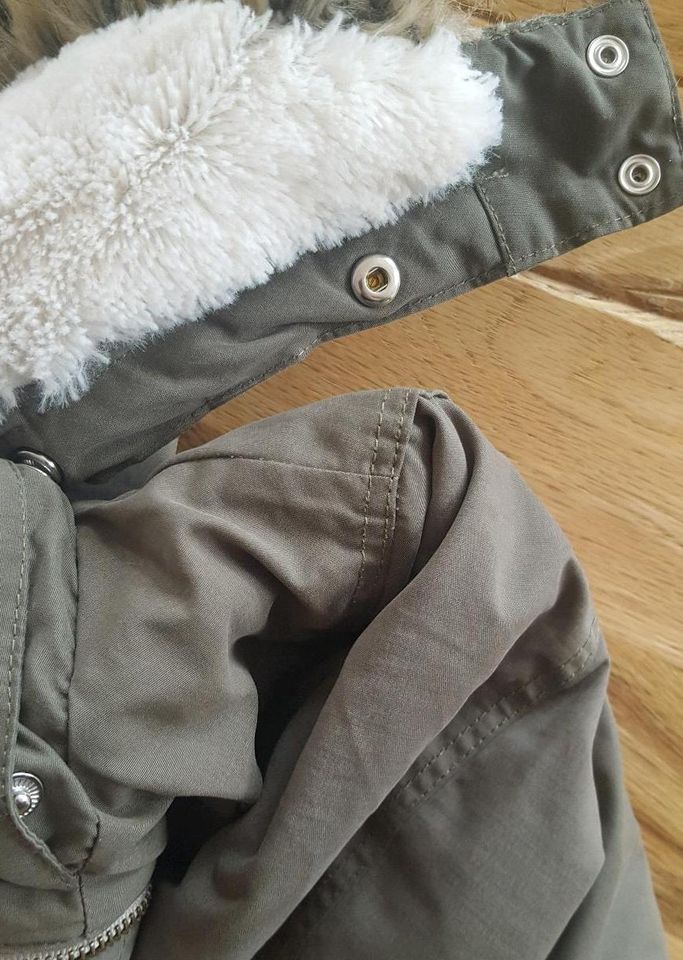 Mädchen Parker Jacke Mantel olivegrün Gr. 116 *wie neu* h&m in Dürrwangen