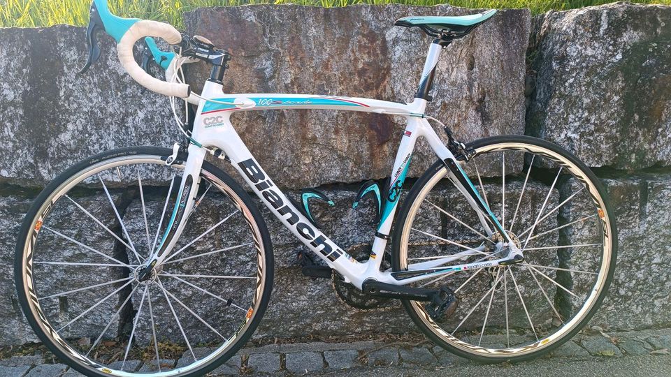 Bianchi 100 Strade C2C Rennrad Carbon Campagnolo in Konstanz