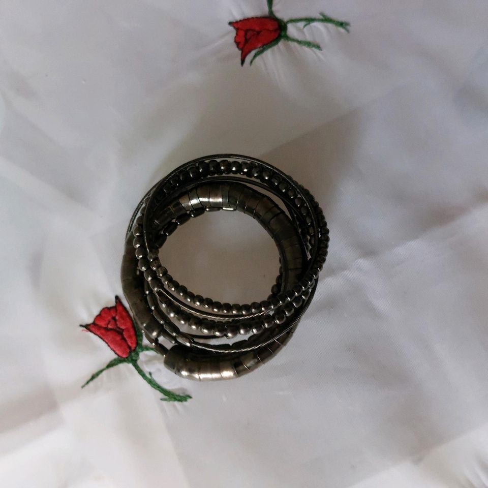 Alte Armband aus Indien in Zossen