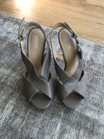 Michael Kors Sandalen Pumps Sommerschuhe Leder Gr. 36,5 Frankfurt am Main - Bockenheim Vorschau