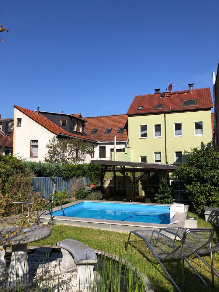 Hochwertig saniertes 3- Familienhaus mit Terrassen, Pool + Garten in Apolda