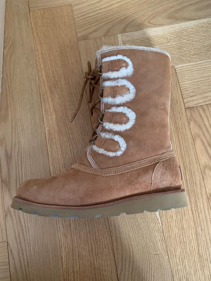 UGG Boots Rommy / Größe: 38 in Berlin