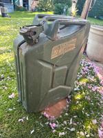 Benzinkanister Dieselkanister Metall DDR NVA vintage Brandenburg - Großbeeren Vorschau
